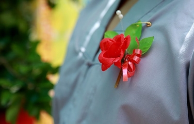 Ý Nghĩa Cài Hoa Hồng
